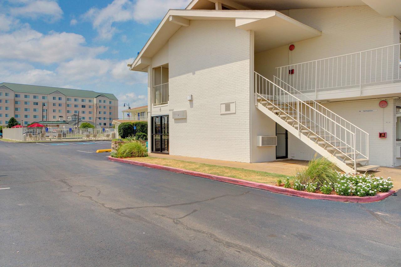 Motel 6 - Oklahoma City Airport Εξωτερικό φωτογραφία