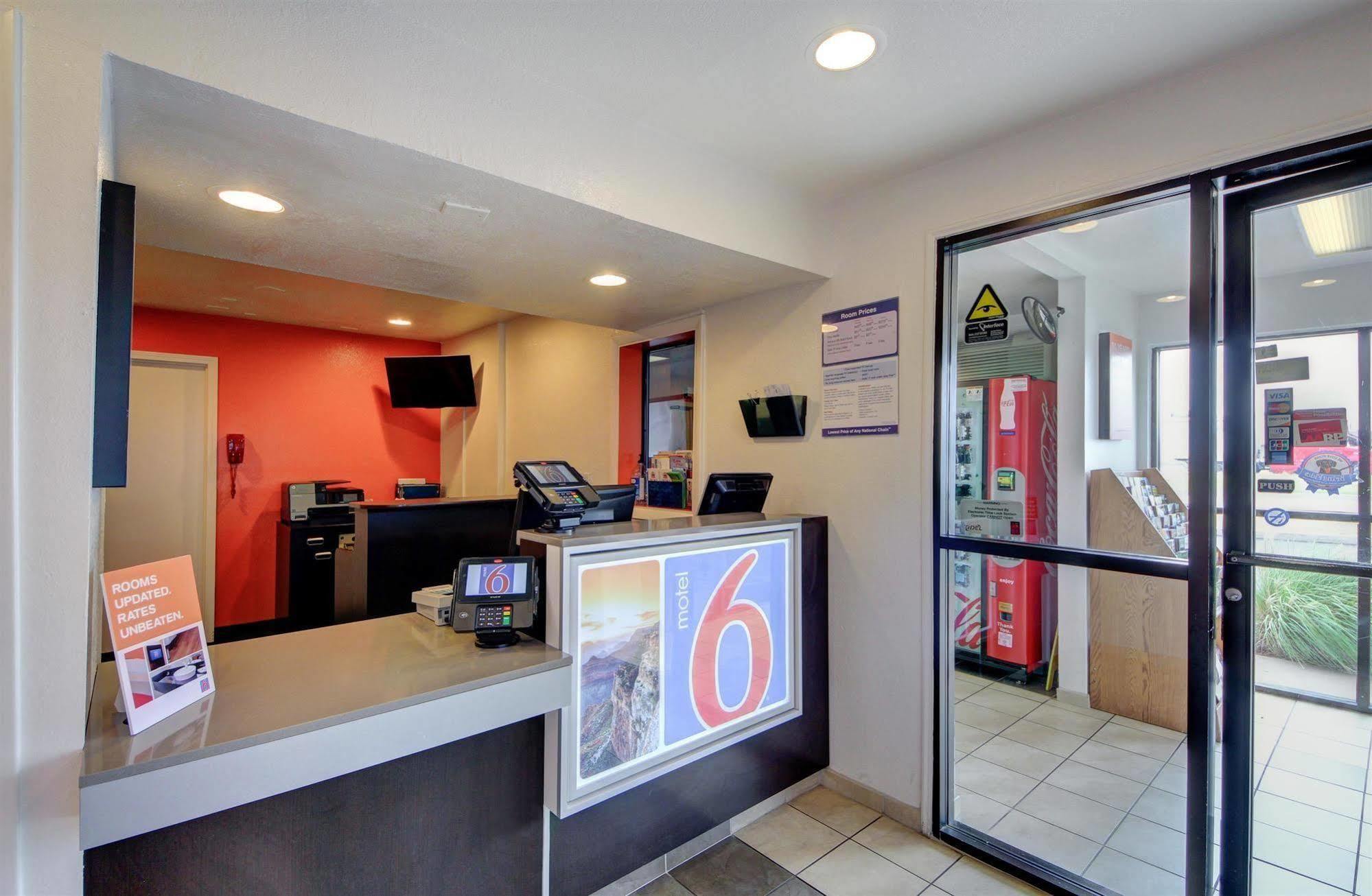 Motel 6 - Oklahoma City Airport Εξωτερικό φωτογραφία