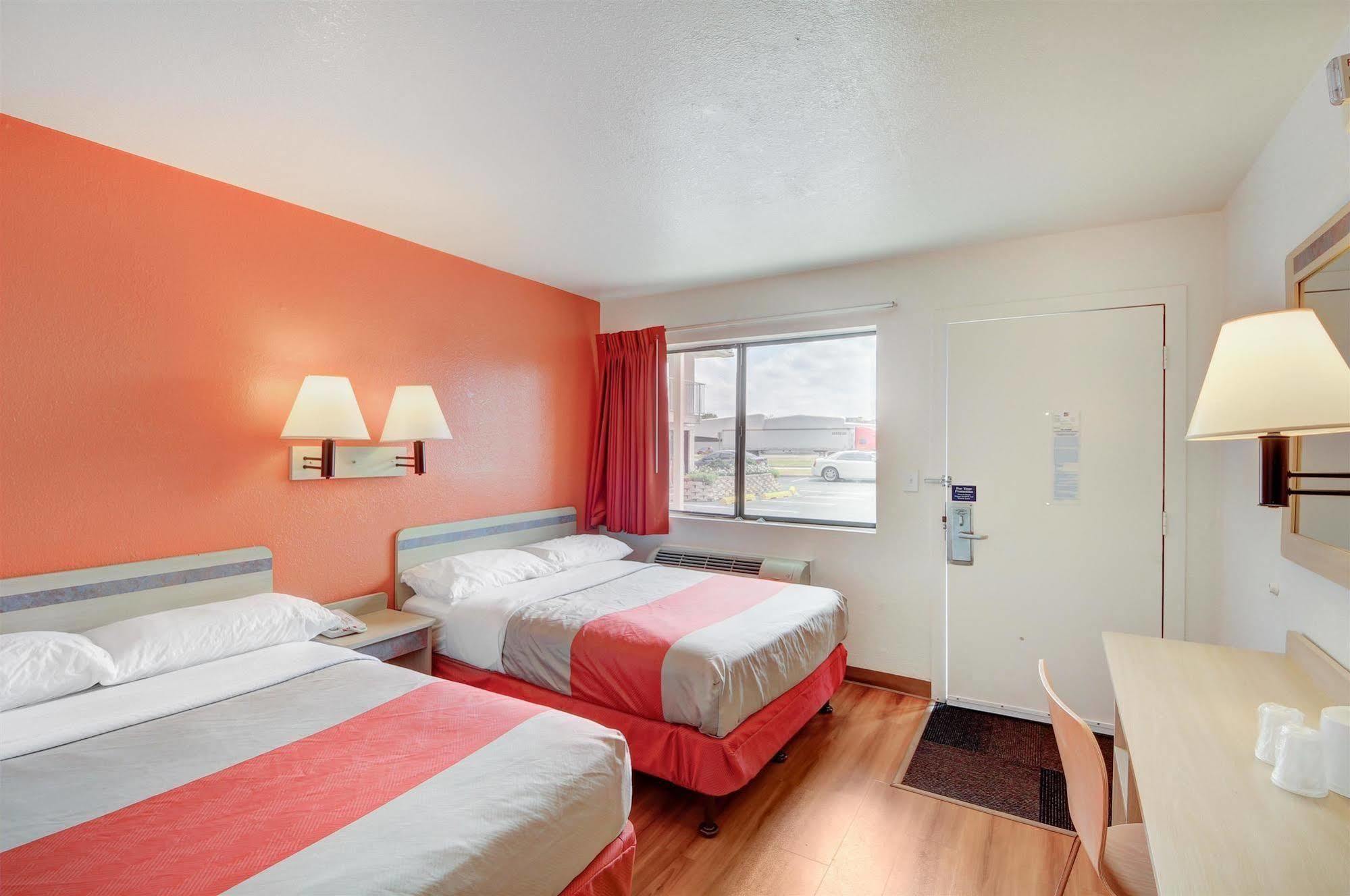 Motel 6 - Oklahoma City Airport Εξωτερικό φωτογραφία
