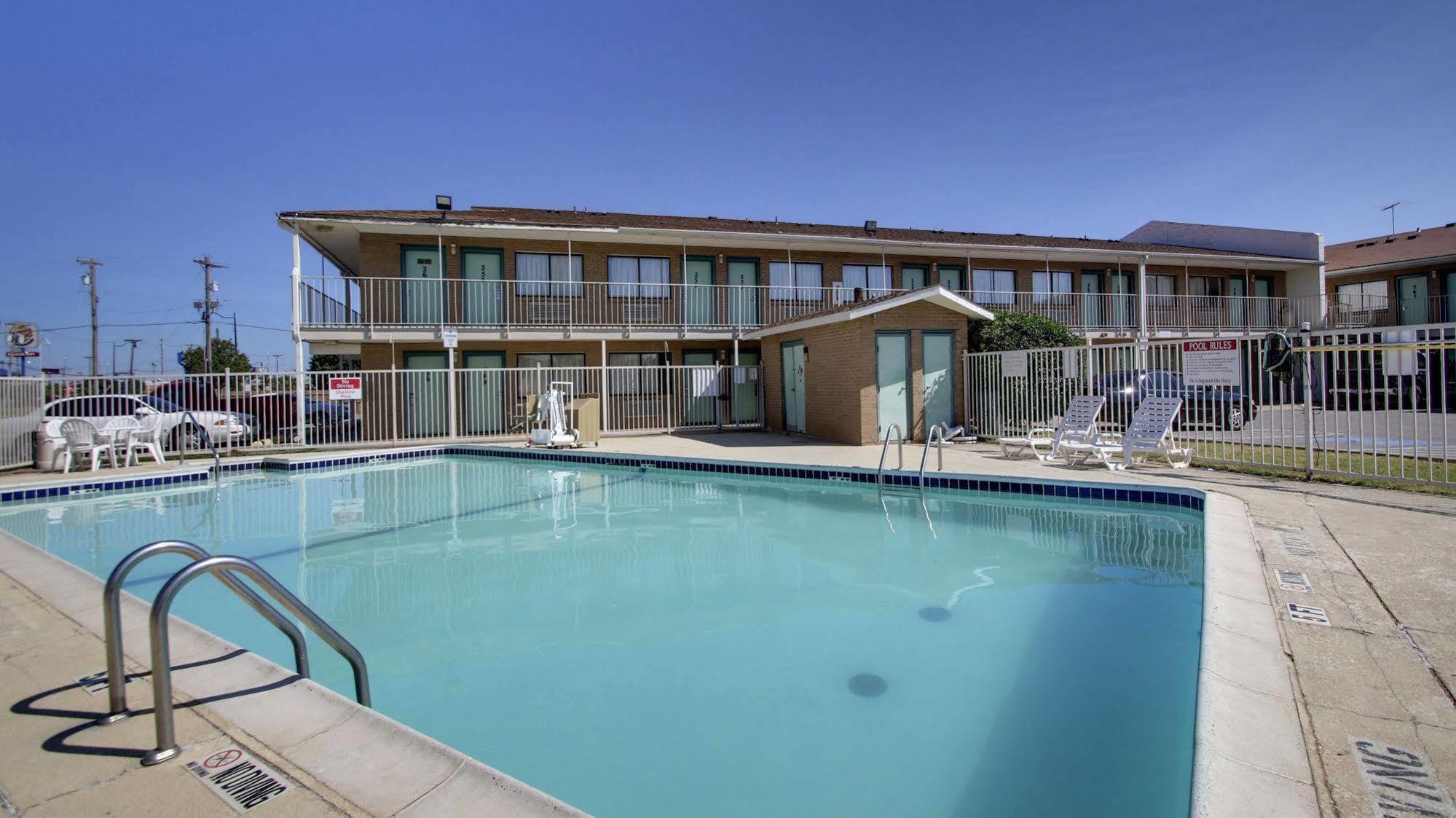 Motel 6 - Oklahoma City Airport Εξωτερικό φωτογραφία